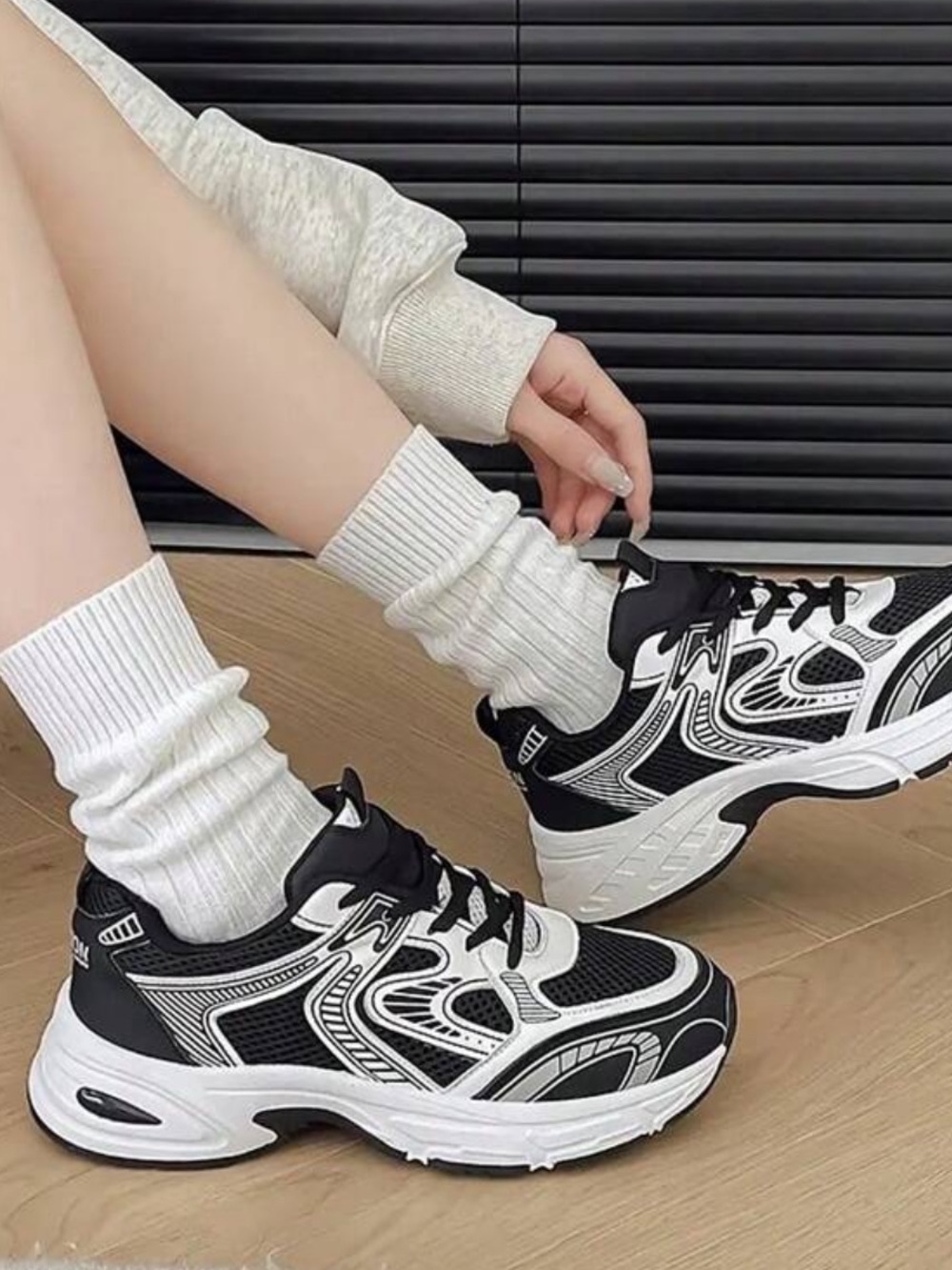 Black & White Women's Chunky Runner Sneakers